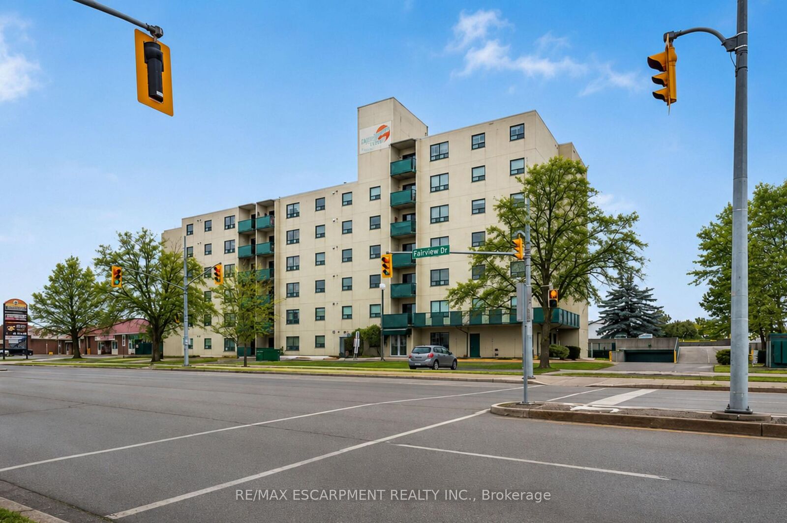 Property Photo:  421 Fairview Drive 503  ON N3R 7M3 