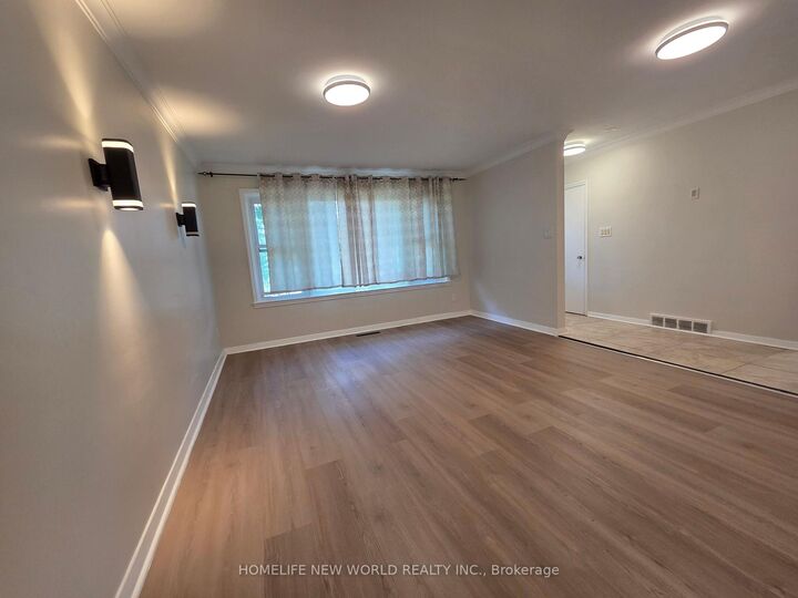 Property Photo:  544 Mary Street E  ON L1N 2R3 