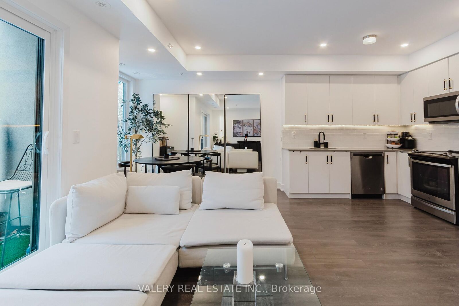 Property Photo:  3492 Widdicombe Way 16  ON L5L 0B8 