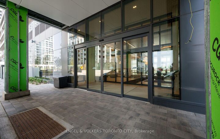 Property Photo:  8960 Jane Street 1603  ON L4K 2M9 