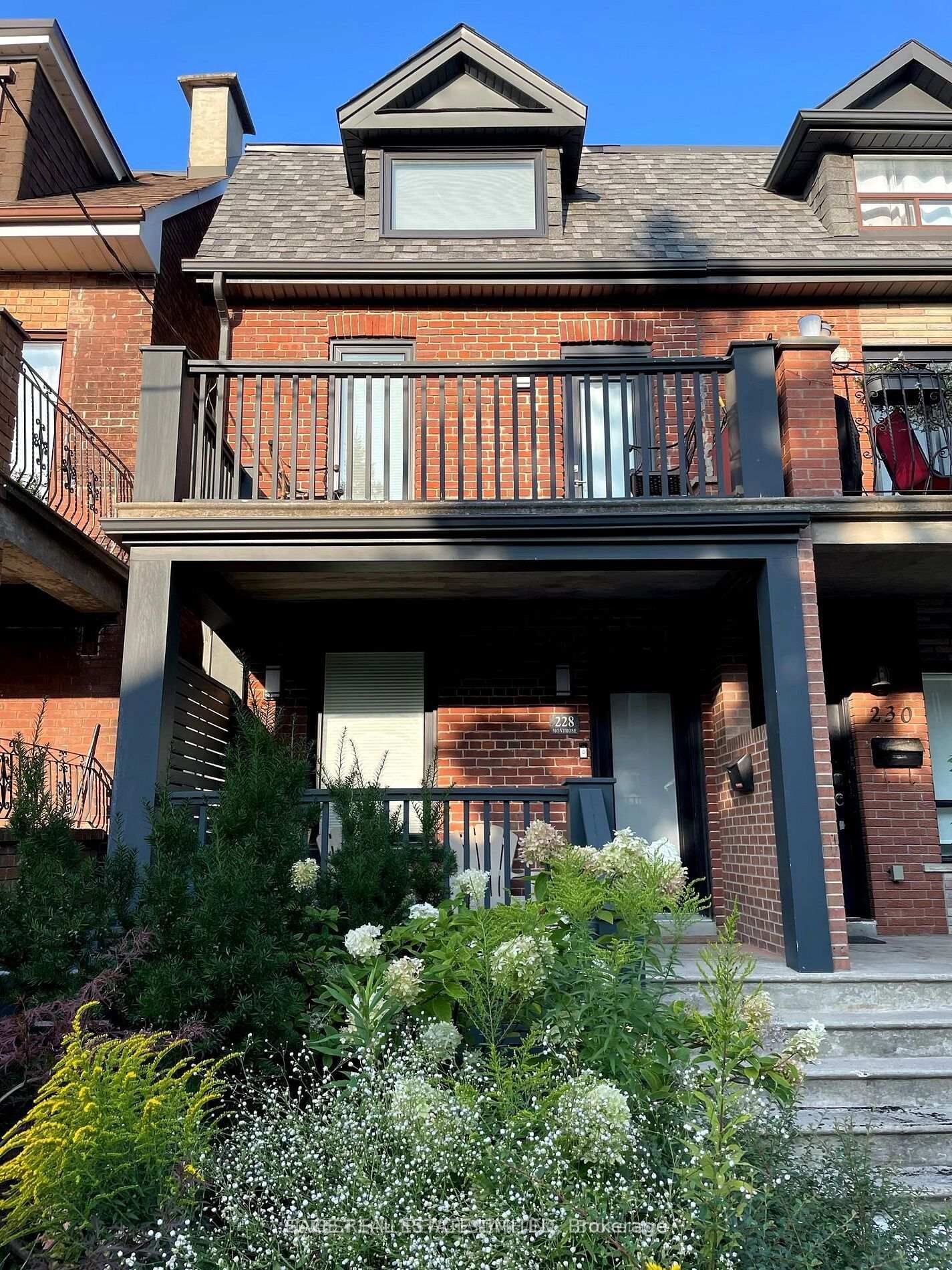 Property Photo:  228 Montrose Avenue Lower  ON M6G 3G7 