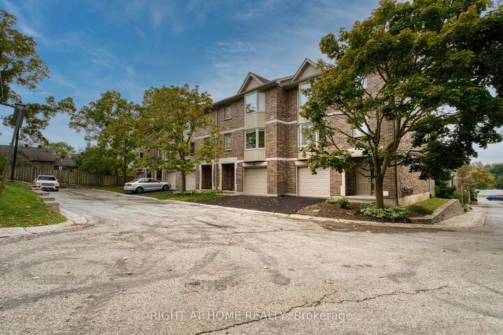 Property Photo:  1548 Richmond Street 14  ON N6G 4W8 