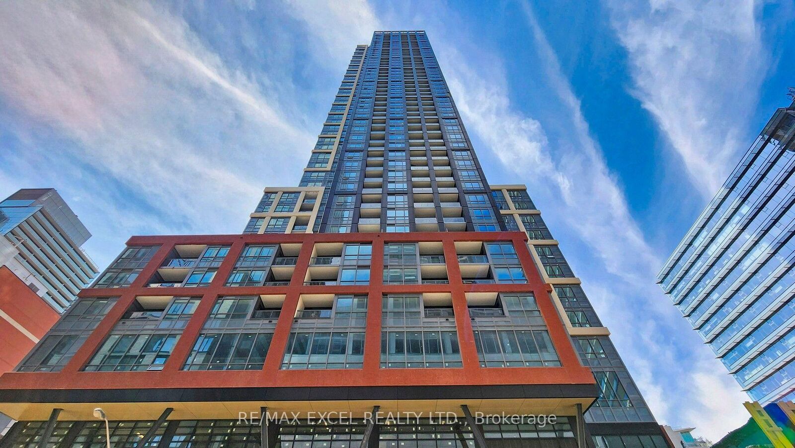 Property Photo:  108 Peter Street 1818  ON M5V 2G7 