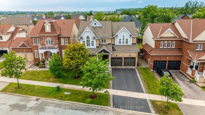 Property Photo:  50 The Queensway N/A  ON L4M 7J3 