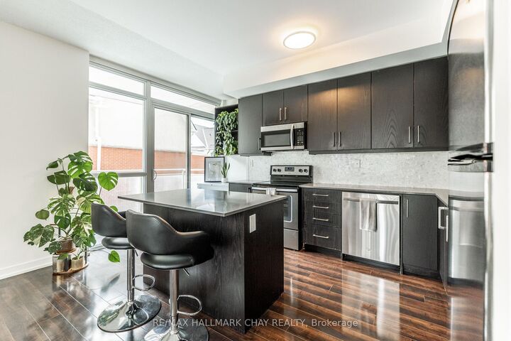 Property Photo:  5150 Dundas Street  ON M9A 1C3 