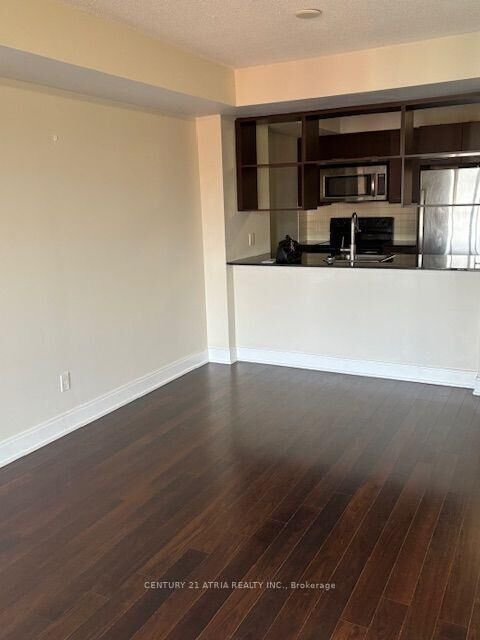 Property Photo:  125 Village Green Square 1305  ON M1S 0G3 