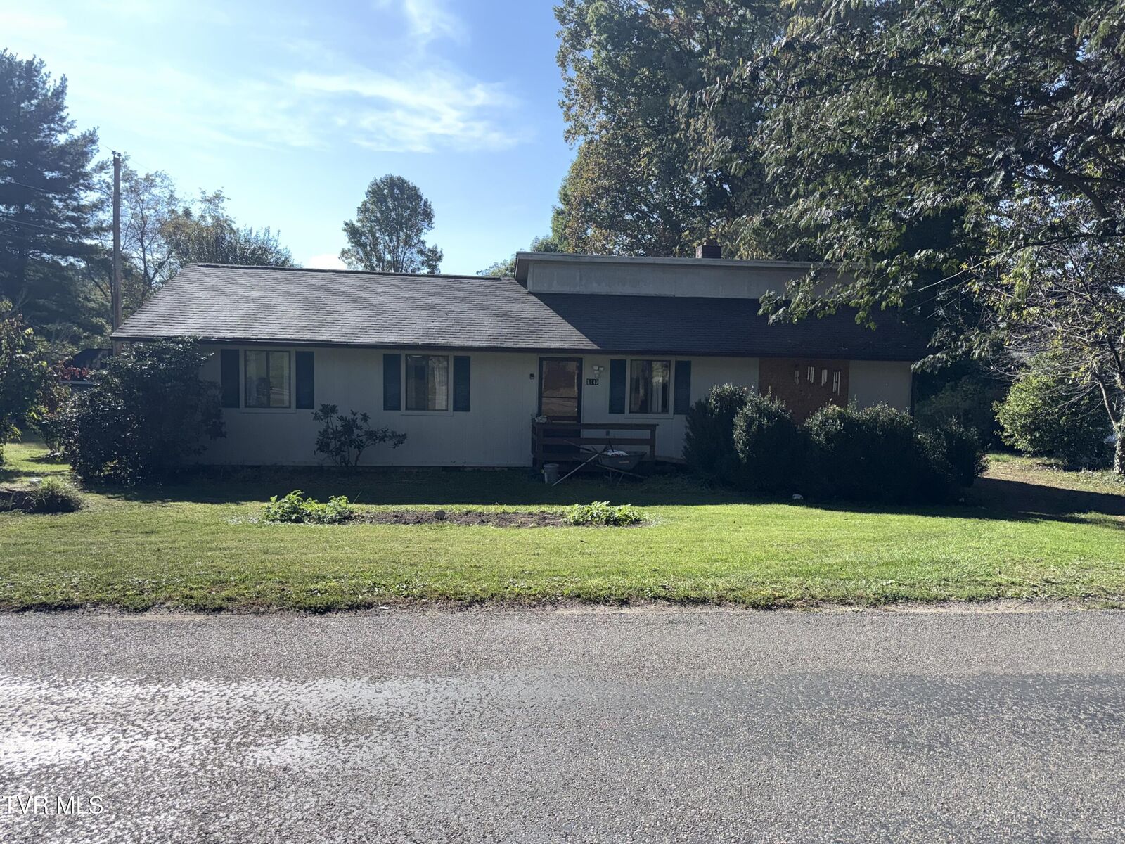 Property Photo: 1149 Rainbow Road TN 37683