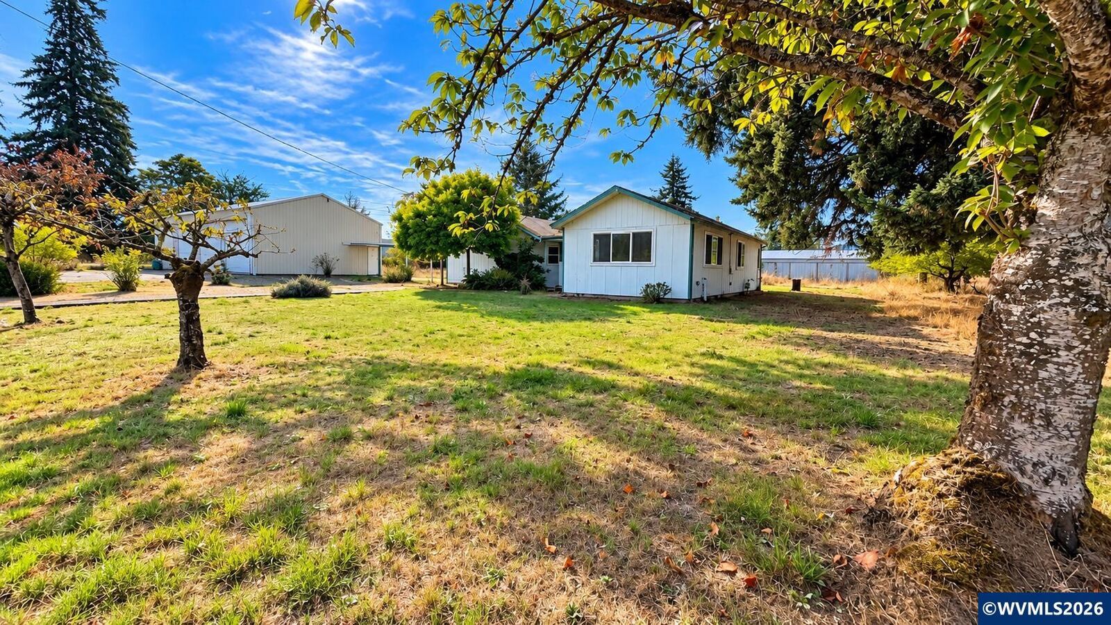 Property Photo: 38140 Weirich Dr OR 97355
