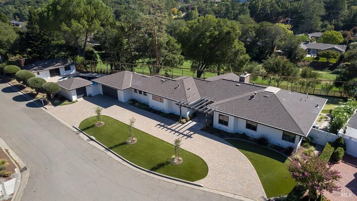Property Photo:  23 Prestwick Court  CA 94949 