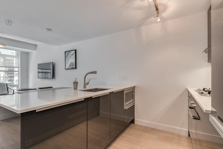 Property Photo:  1283 Howe Street 412  BC V6Z 0E3 