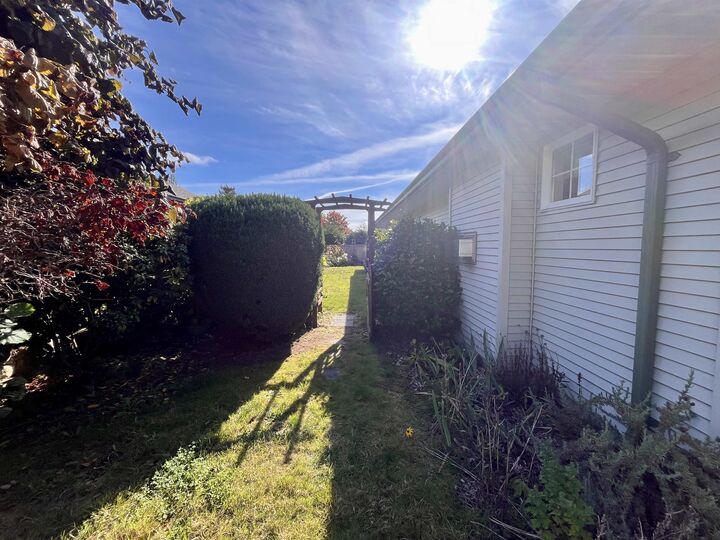 Property Photo:  6317 Williams Place  BC V7Z 0M6 