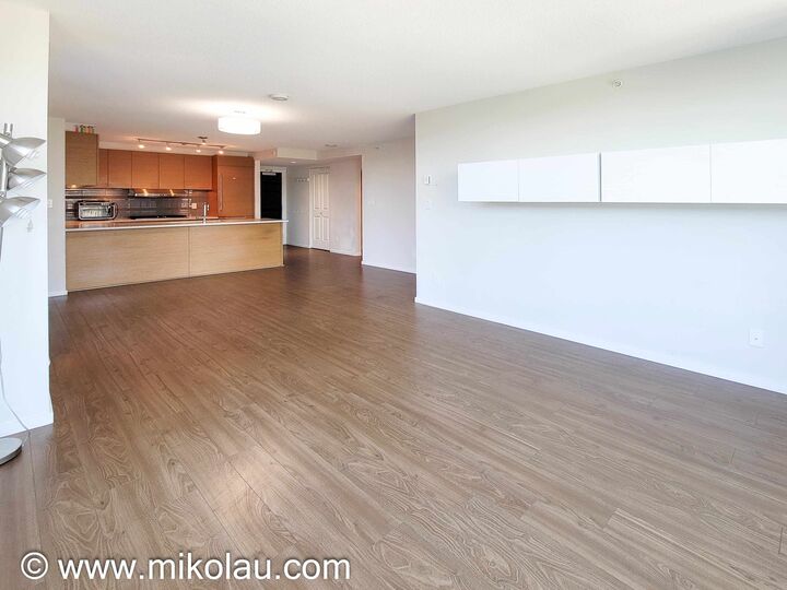 Property Photo:  6658 Dow Ave 3xx  BC V5H 0C7 