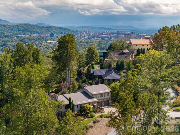 Property Photo: 79 Horizon Hill Road NC 28804