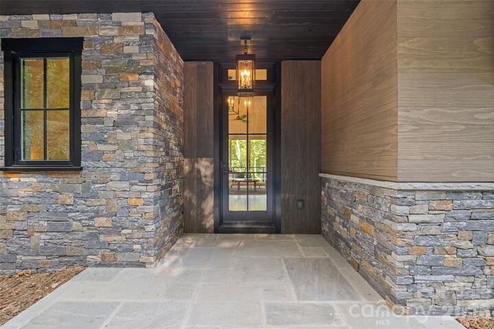 Property Photo:  505 Barrington Drive  NC 28803 
