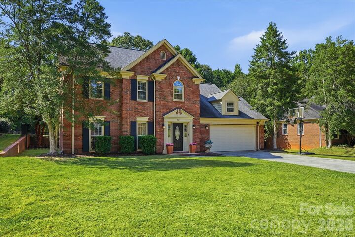 Property Photo: 717 Fredricksburg Road NC 28105