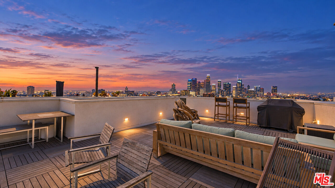 Property Photo:  1035 White Knoll Dr  CA 90012 