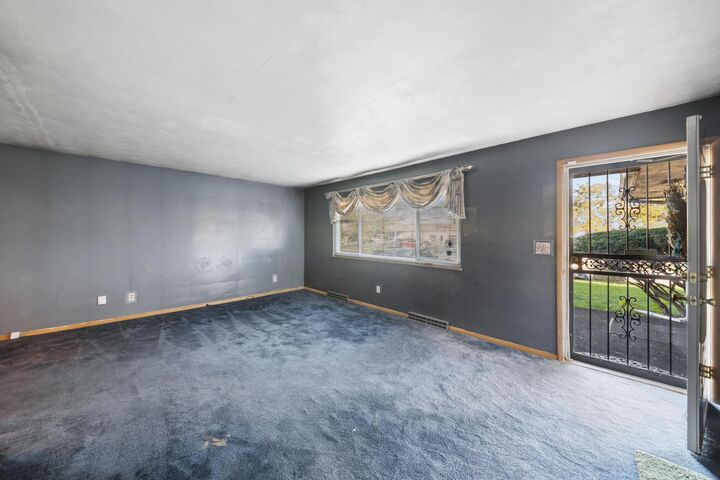 Property Photo:  1483 Courtright Road  OH 43227 