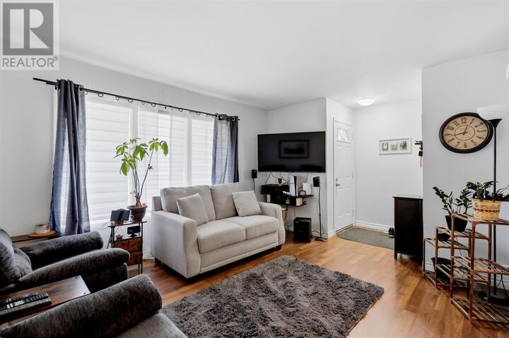 Property Photo:  43 Jemmette St  ON P6A 5W9 