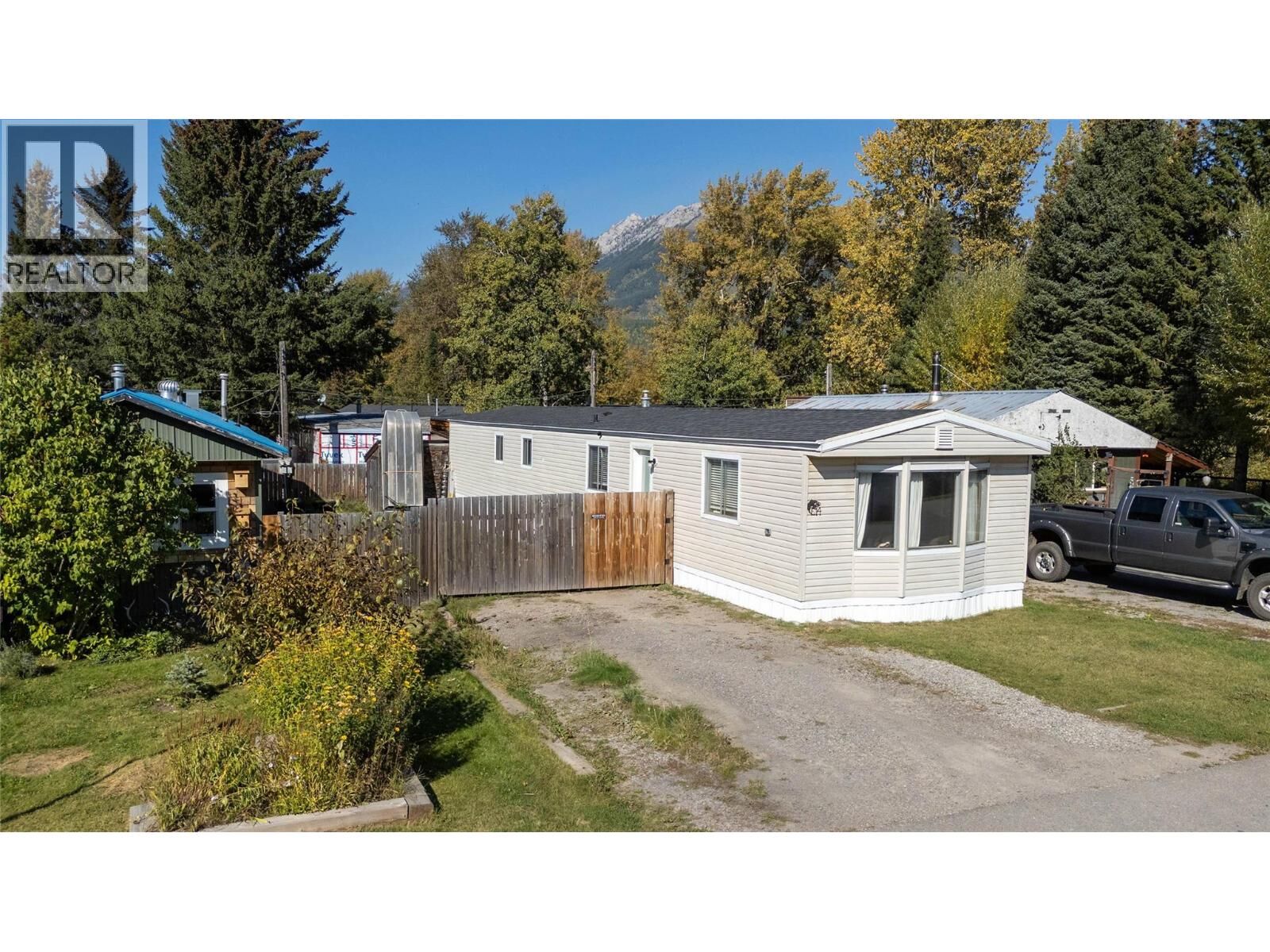 Property Photo:  60 Cokato Road E14  BC V0B 1M4 