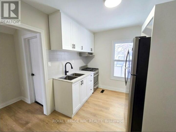 Property Photo:  129 Durham Street Unit 2  ON L3K 1E1 