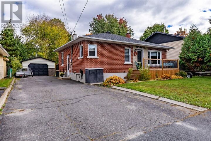 Property Photo:  802 Attlee Avenue  ON P3A 3H6 
