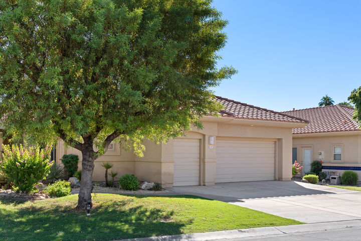 Property Photo: 147 Kavenish Drive CA 92270