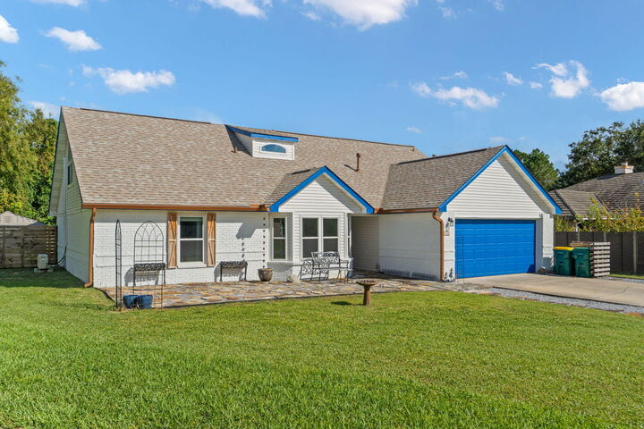 Property Photo:  403 Parish Cove  FL 32569 