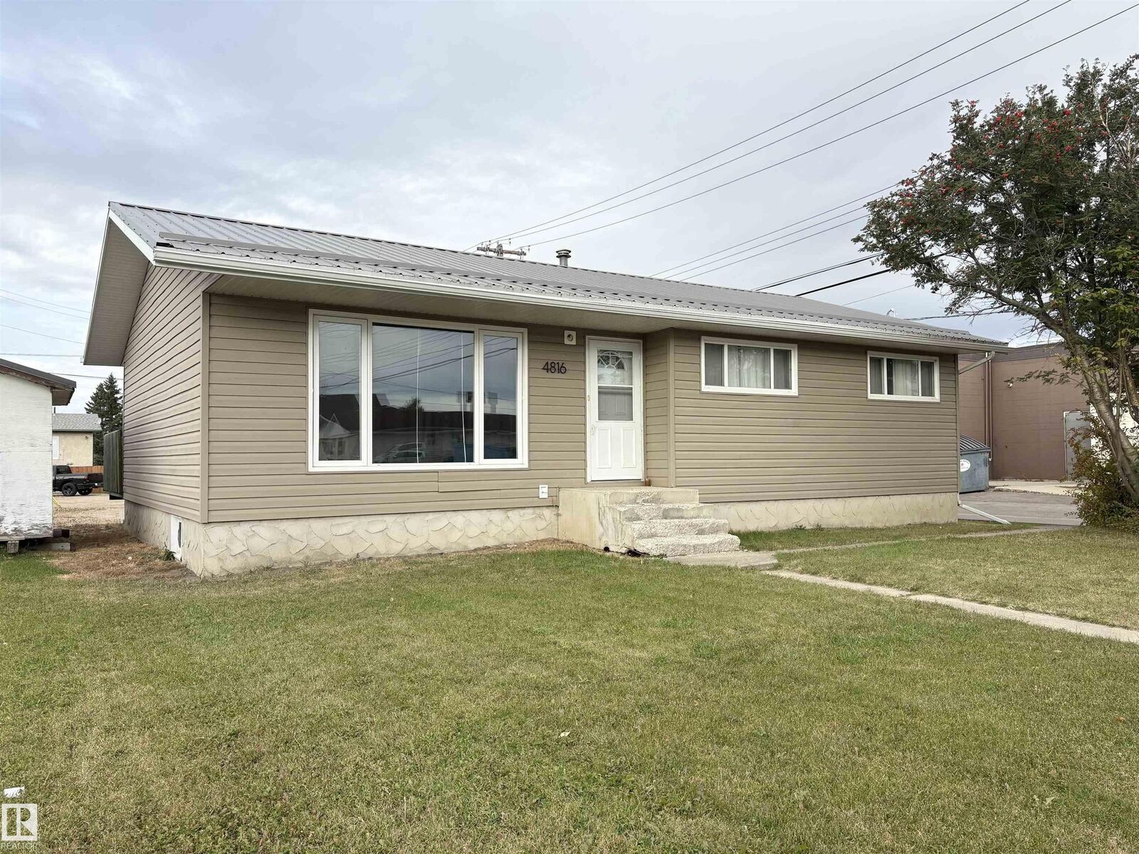 Property Photo:  4816 54 Street  AB T9N 1Y9 
