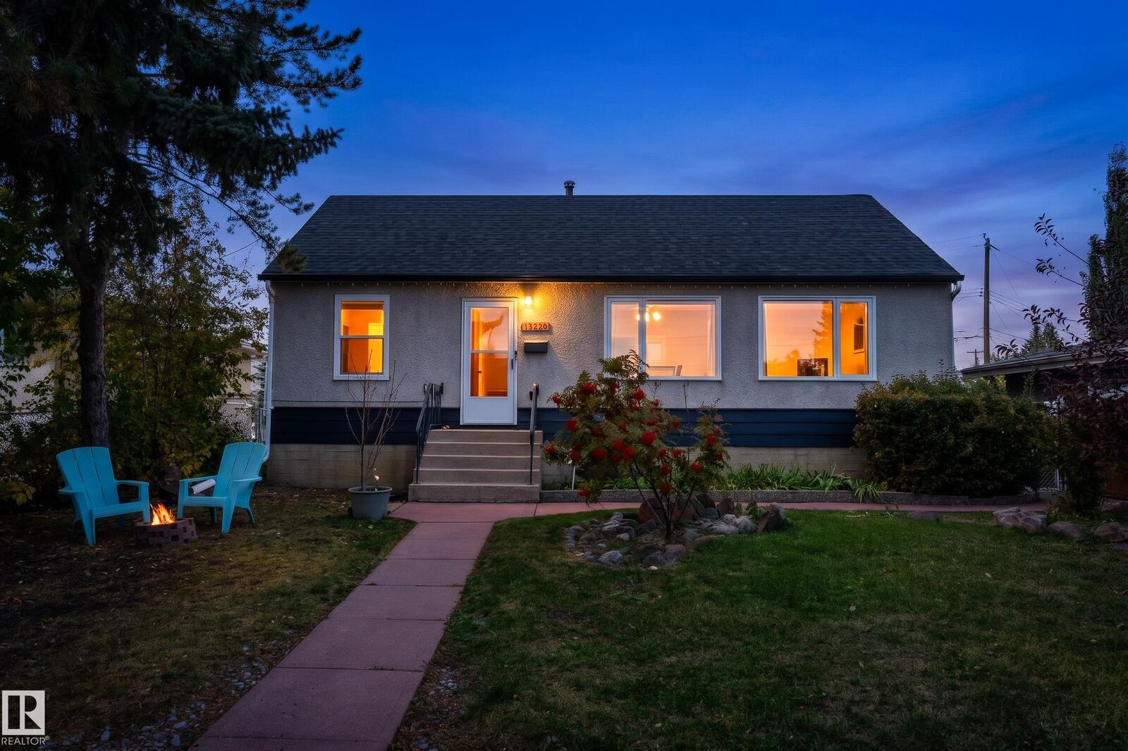 Property Photo:  13220 77 Street NW  AB T5C 1C9 