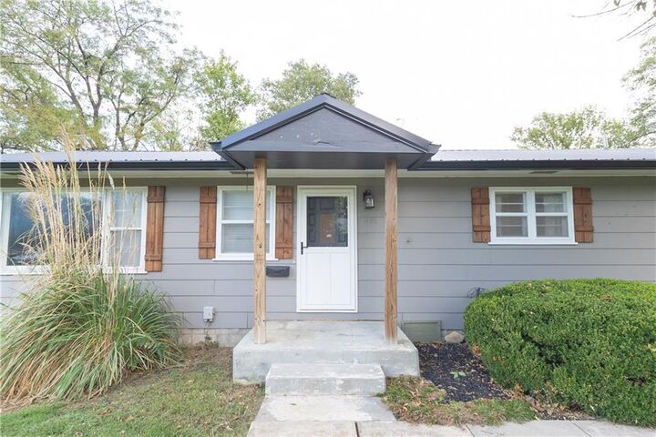 Property Photo:  401 N 4th Street  KS 66748 