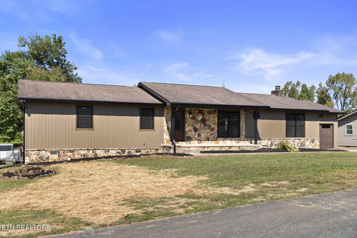 Property Photo:  130 3rd St  TN 37854 
