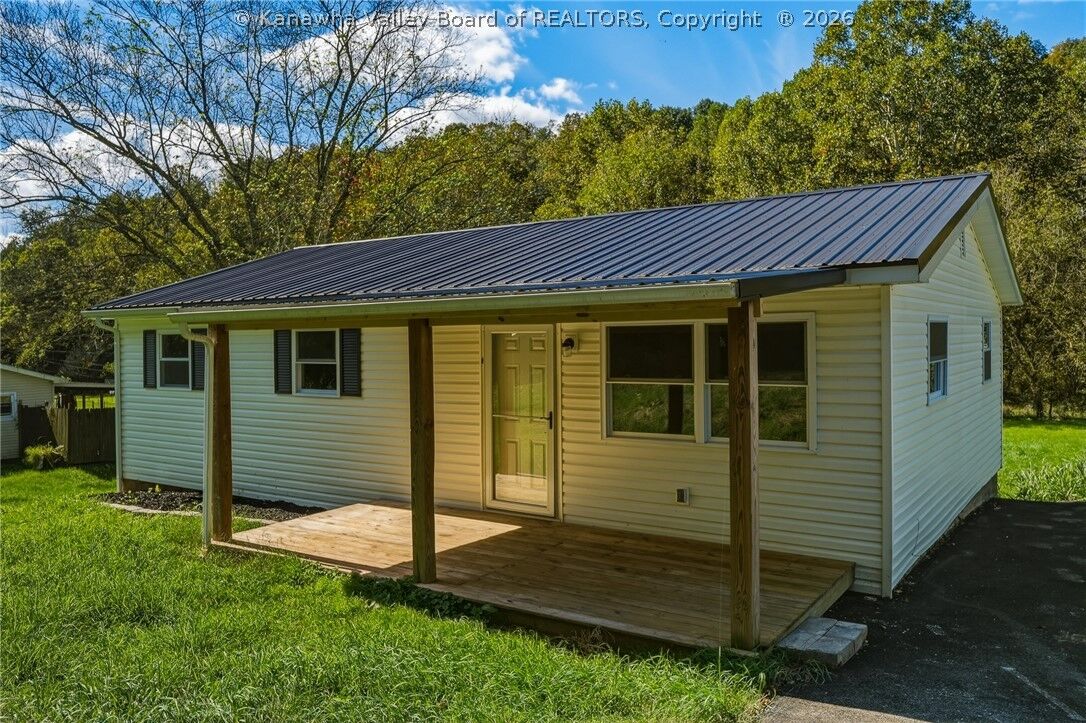 Property Photo:  855 N Claylick Road  WV 26164 