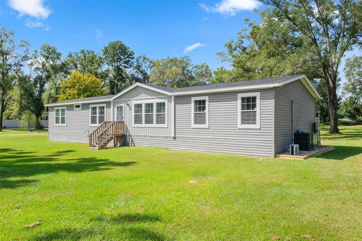 Property Photo:  232 SW Trudy Way  FL 32038 