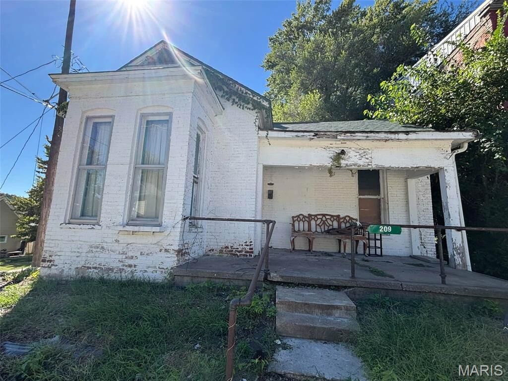 Property Photo: 209 S 7th Street MO 63401
