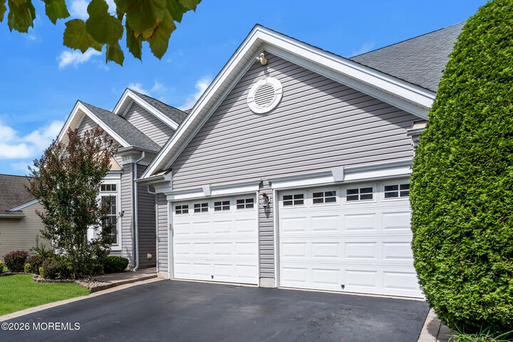 Property Photo:  19 Goddard Drive  NJ 08512 