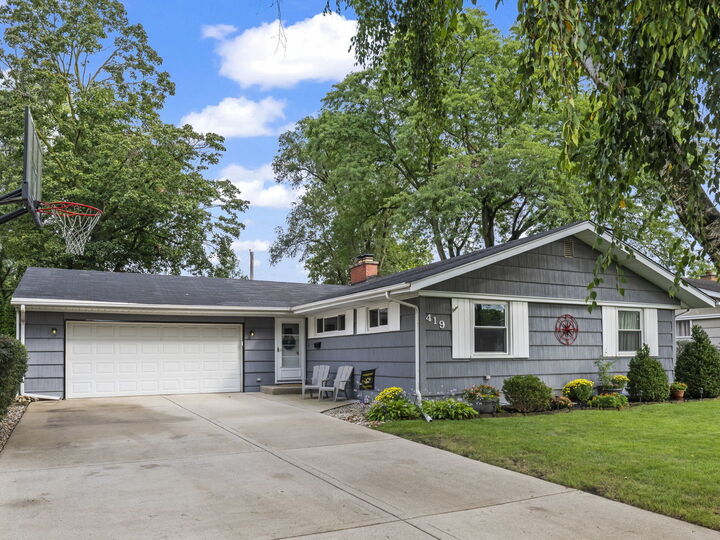 Property Photo:  419 S Phelps Avenue  IL 60004 