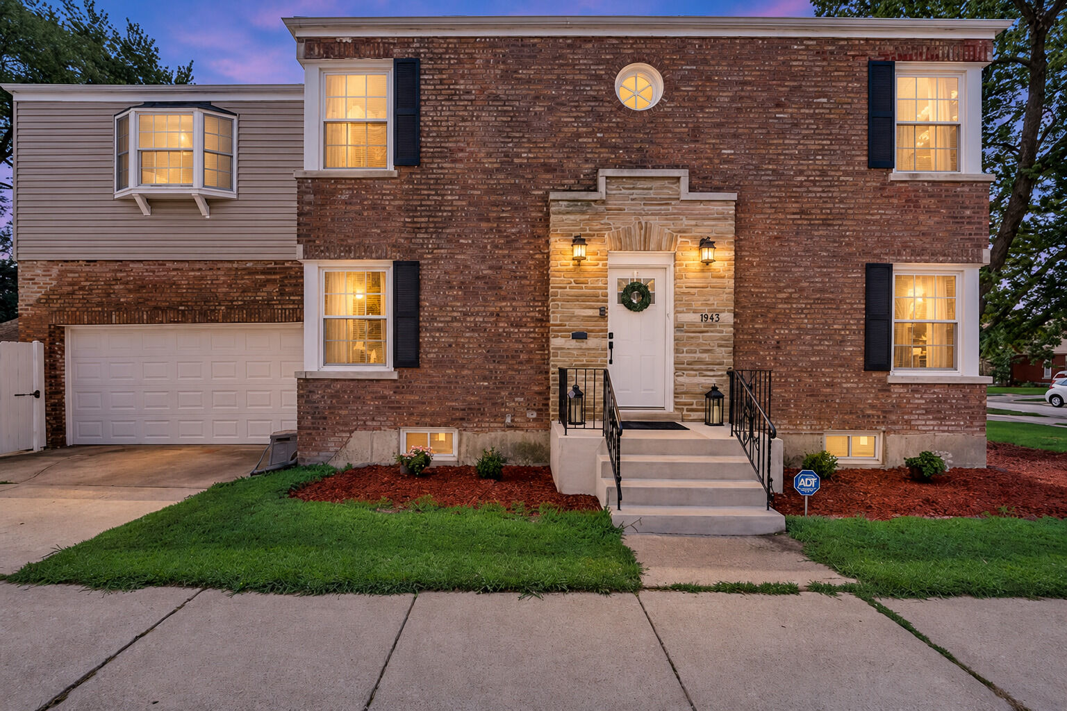 Property Photo:  