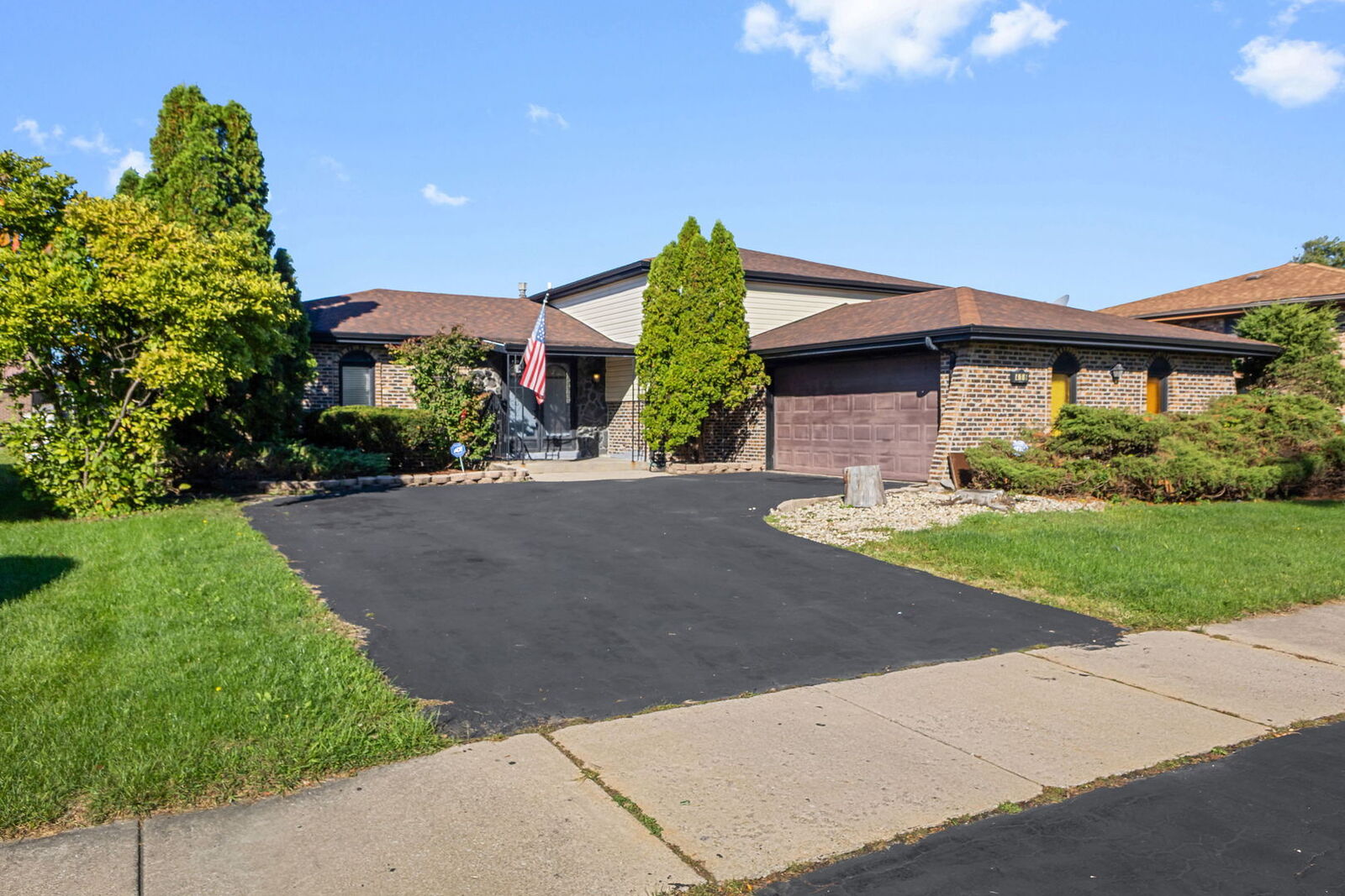 Property Photo: 416 S Harper Avenue IL 60425