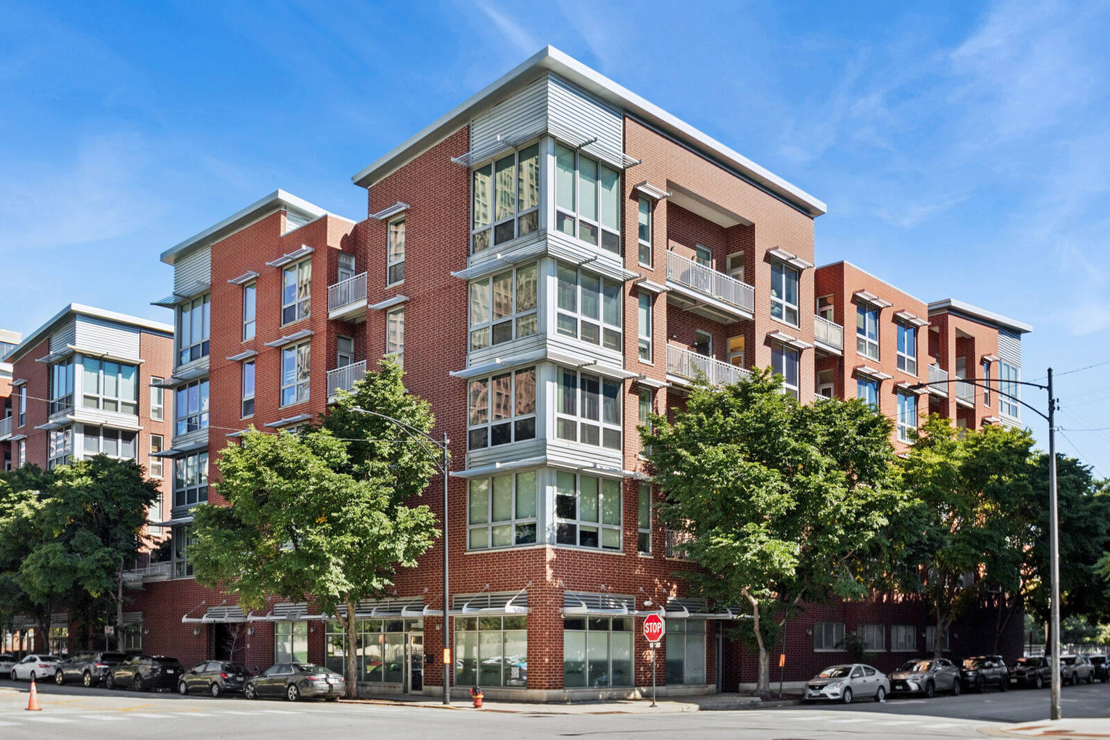 Property Photo:  2035 S Indiana Avenue 405  IL 60616 
