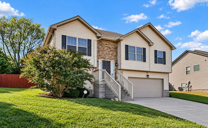 Property Photo: 1132 Freedom Dr TN 37042