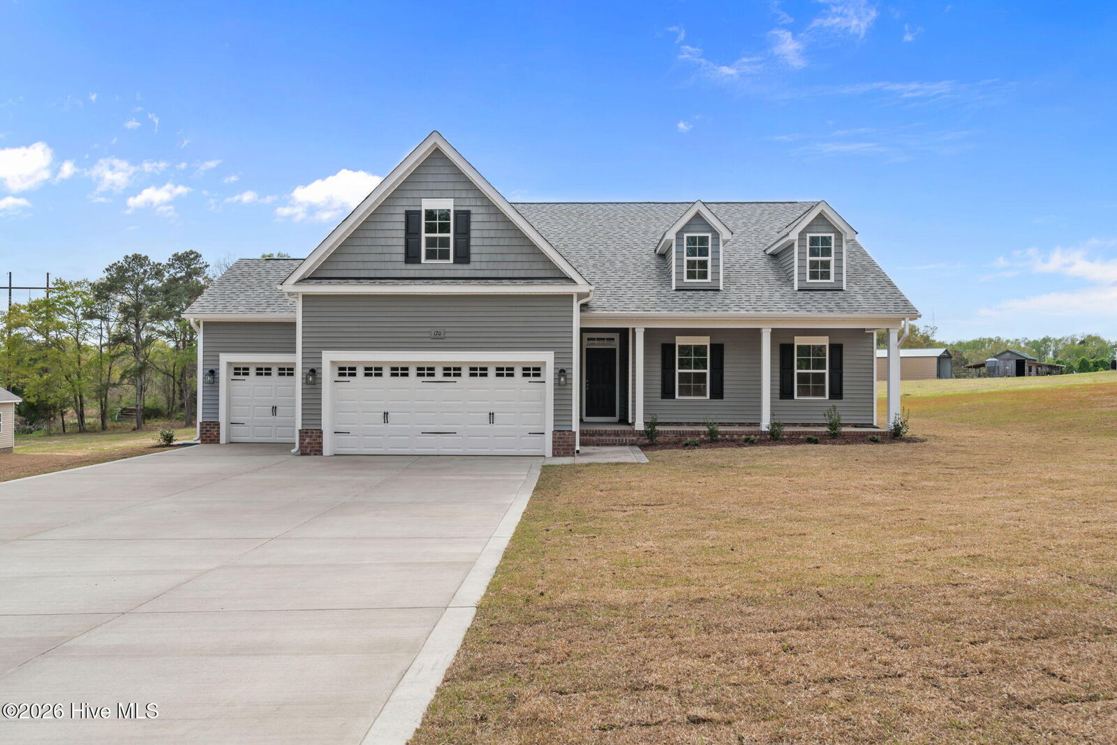 Property Photo:  29 Forest Lake Drive  NC 27281 
