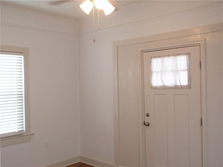 Property Photo: 628 2nd Avenue LA 70058