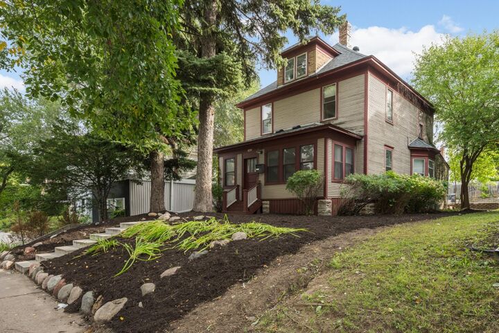 Property Photo:  2445 Lyndale Avenue S  MN 55405 