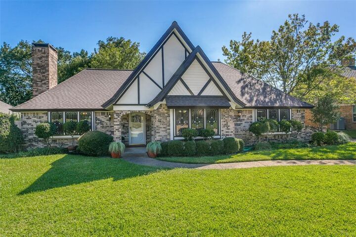 Property Photo: 2449 Stonegate Drive N TX 76021
