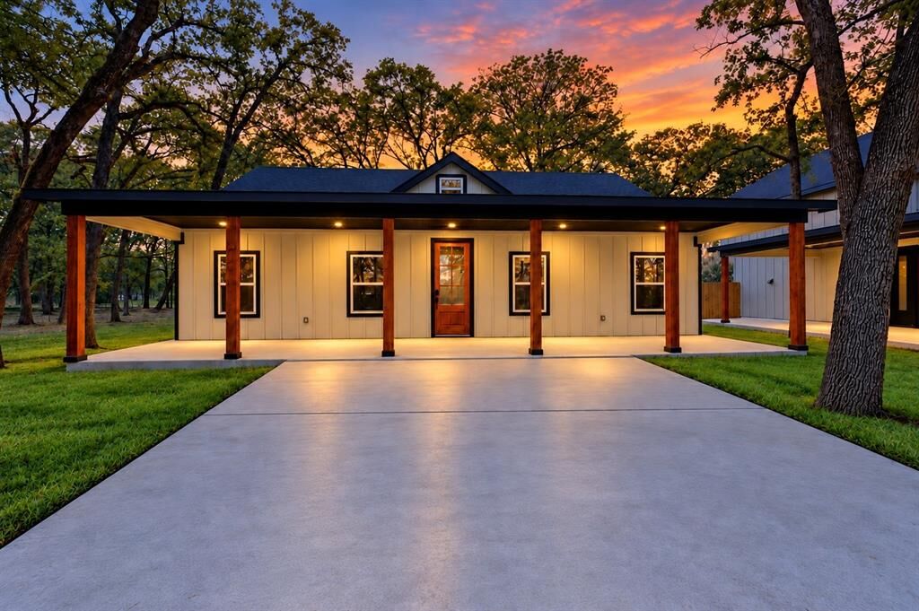 Property Photo:  203 Seagrove Lane  TX 75474 
