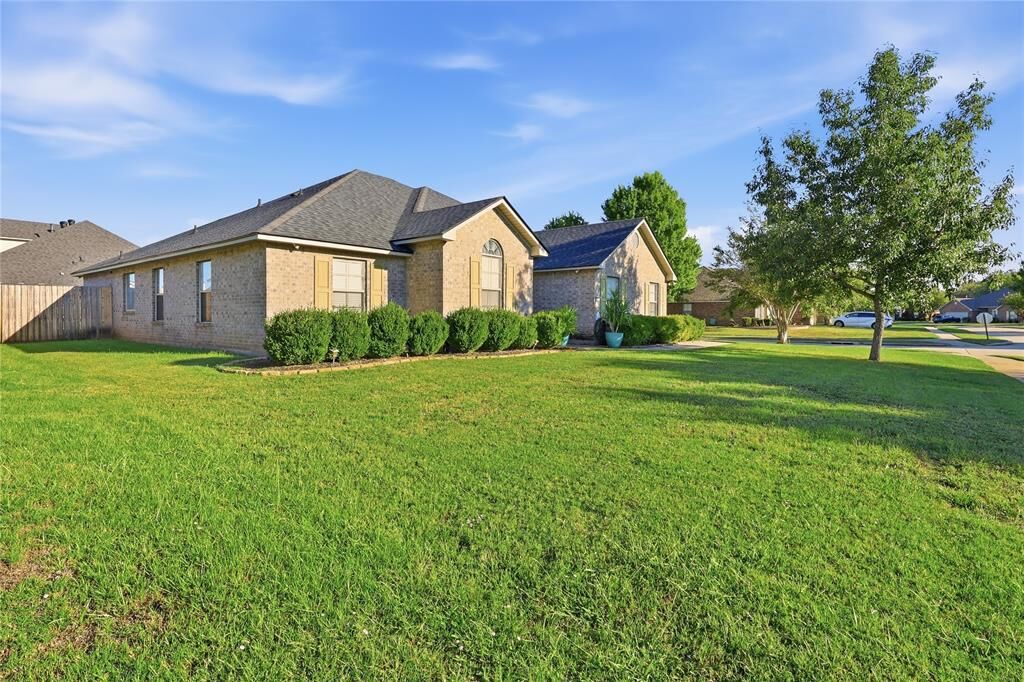 Property Photo:  2302 Tallgrass Circle  LA 71111 
