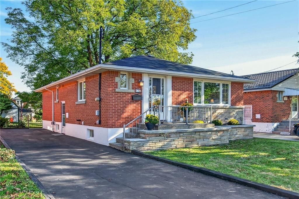 Property Photo:  19 Welbourn Drive  ON L9A 3N1 