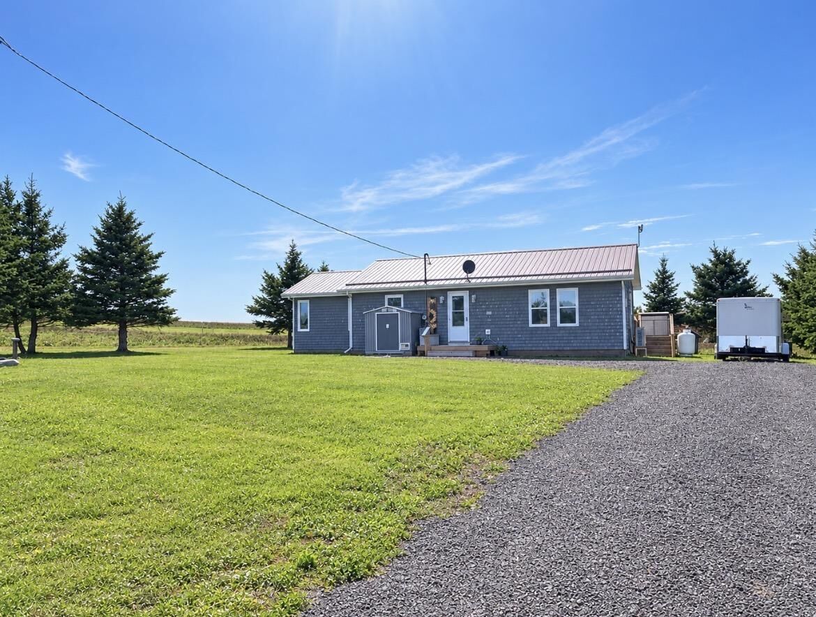 Property Photo:  44 Wharf Road  PE C0B 1M0 