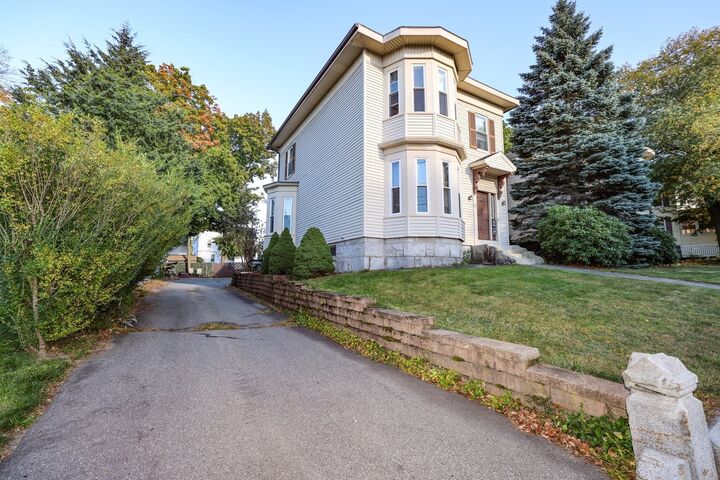 Property Photo:  86 Stevens St B  MA 01851 