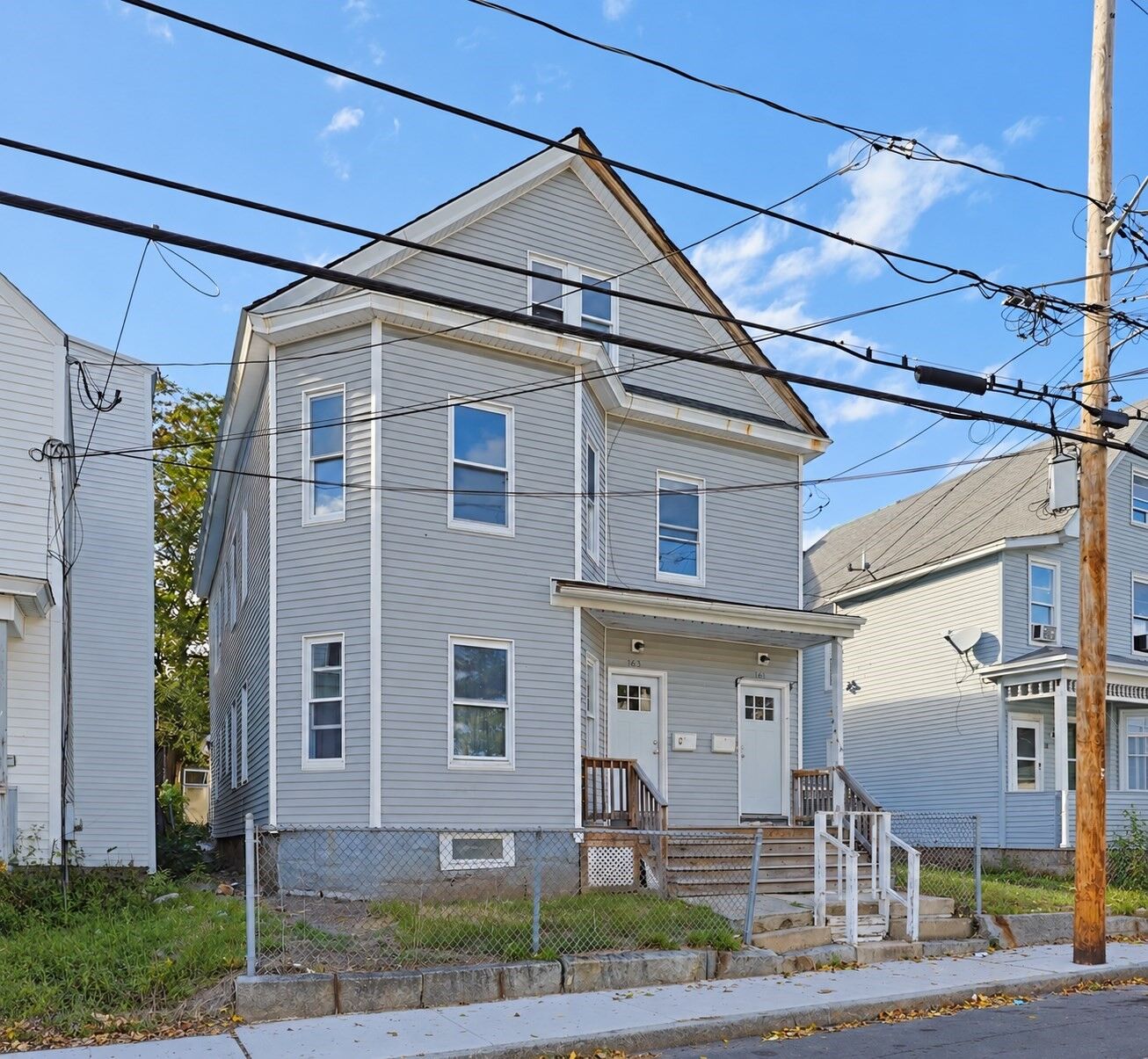 Property Photo:  161 Smith St  MA 01851 